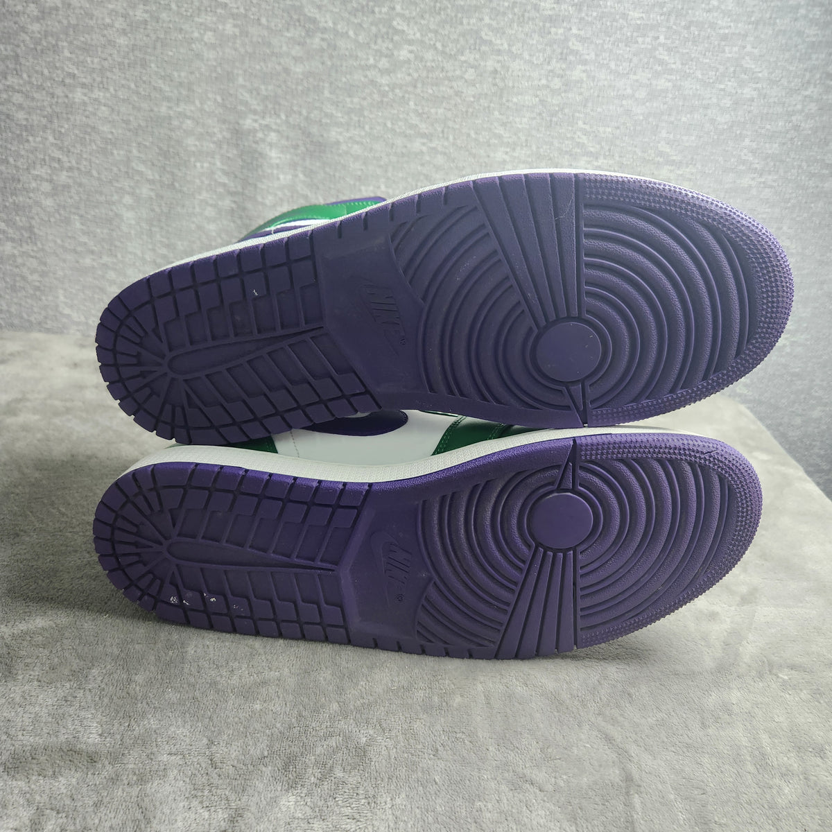 Air Jordan 1 Mid Hulk Aloe Verde Court Purple White Size 13 554724 300