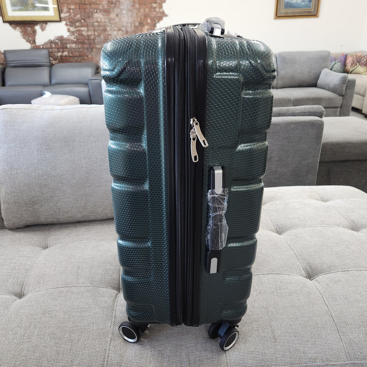 Dejuno Yukon 3-Piece Hardside Luggage Set Green New