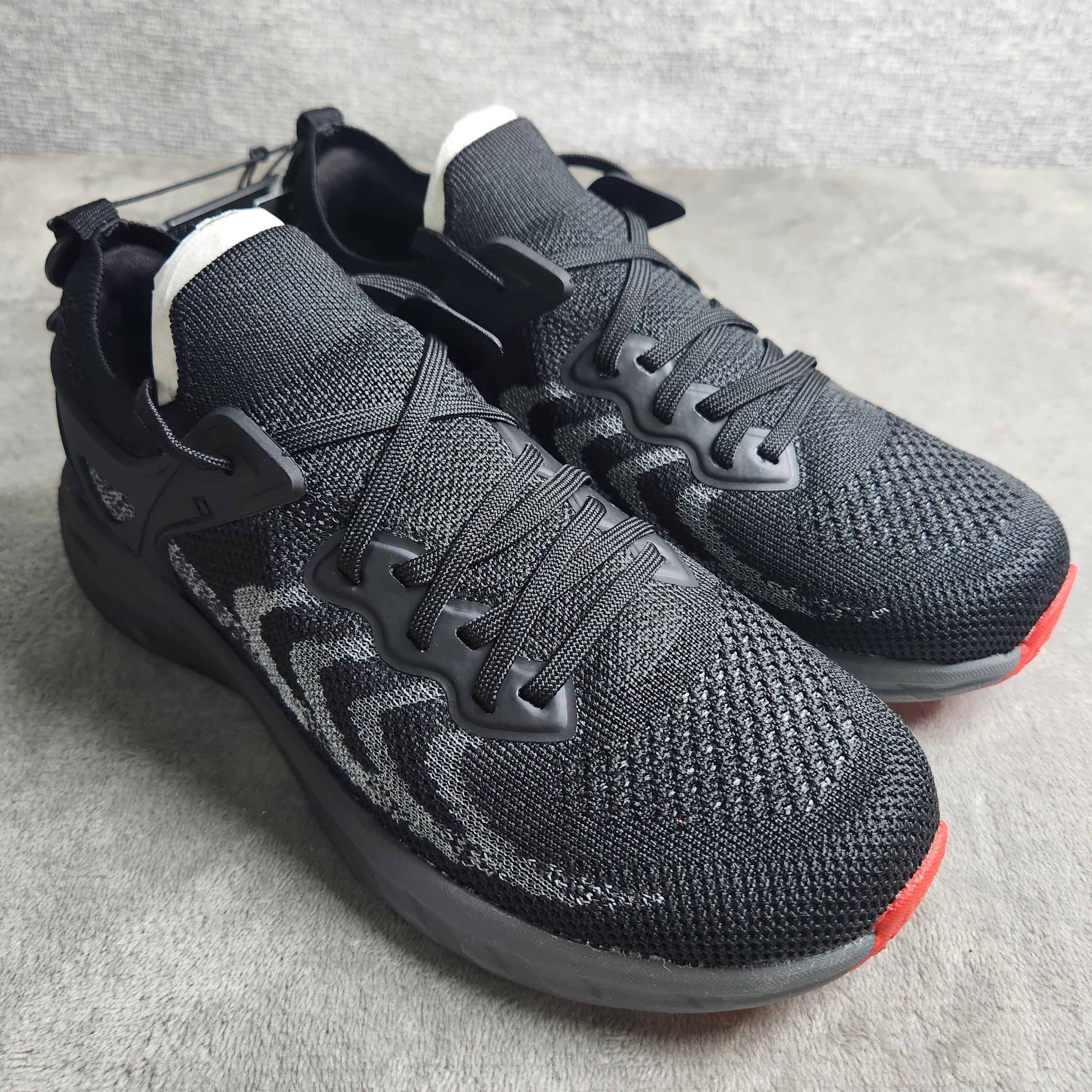 Athletic Works Boys Size 5 Black Knit Cage Sneakers Memory Foam Lightweight New