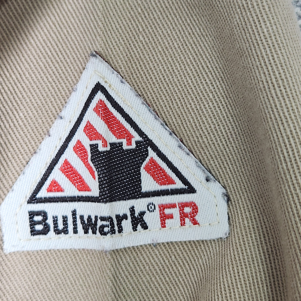 Bulwark Men's Protective Apparel FR Button Up Work Shirt Tan XL Flame Resistant NFPA 2112  Preowned